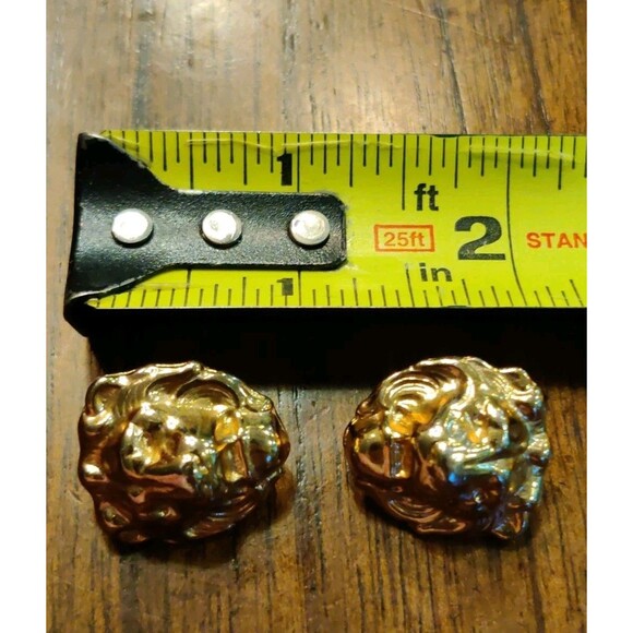 Vintage Fashion 3D Figural Goldtone Leo Lion Head Clip On Earrings - Picture 6 of 6